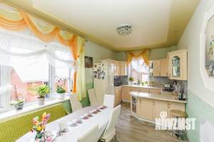 Дом 270м², 2-этажный, участок 15 сот.