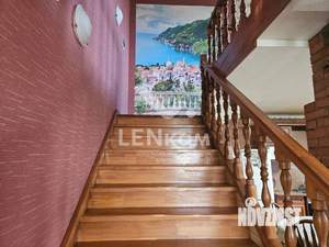 Дом 141м², 3-этажный, участок 10 сот.