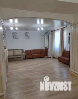 Дом 348м&sup2;, 2-этажный, посуточно, 