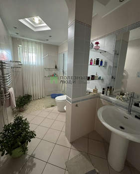 Дом 275м², 2-этажный, участок 20 сот.  
