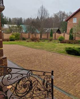 Дом 377м&sup2;, 2-этажный, участок 13 сот.  