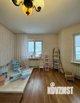 Коттедж 302м², 3-этажный, участок 8 сот.  