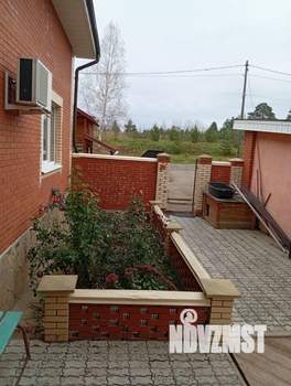 Коттедж 300м&sup2;, 2-этажный, участок 15 сот.  