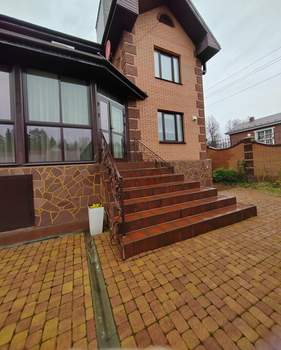 Дом 377м&sup2;, 2-этажный, участок 13 сот.  