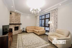 Дом 243м², 2-этажный, участок 14 сот.  