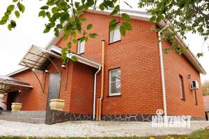 Коттедж 266м&sup2;, 2-этажный, участок 15 сот.  