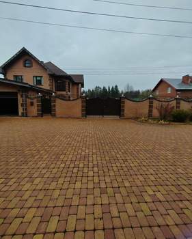 Дом 377м&sup2;, 2-этажный, участок 13 сот.  