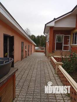 Коттедж 300м&sup2;, 2-этажный, участок 15 сот.  