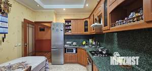 Дом 237м², 3-этажный, участок 16 сот.  