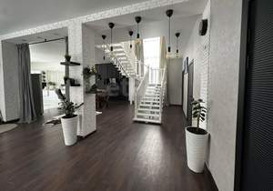 Дом 305м², 2-этажный, участок 13 сот.  