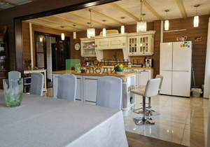 Дом 383м&sup2;, 2-этажный, участок 18 сот.  