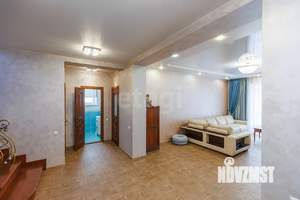 Дом 200м², 2-этажный, участок 12 сот.  