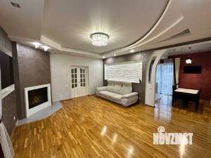 Коттедж 200м², 2-этажный, участок 15 сот.  