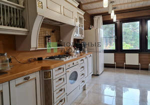 Дом 383м&sup2;, 2-этажный, участок 18 сот.  