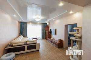 Дом 200м², 2-этажный, участок 12 сот.  