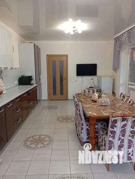 Коттедж 300м&sup2;, 2-этажный, участок 15 сот.  