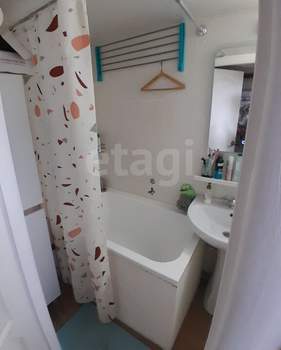 Дом 60м², 2-этажный, участок 6 сот.  