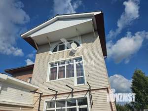 Дом 141м&sup2;, 3-этажный, участок 10 сот.  