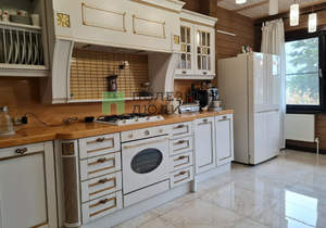 Дом 383м&sup2;, 2-этажный, участок 18 сот.  