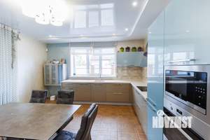 Дом 200м², 2-этажный, участок 12 сот.  