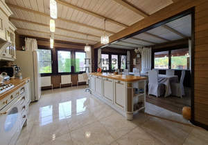 Дом 383м&sup2;, 2-этажный, участок 18 сот.  