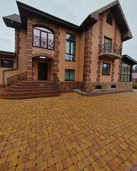 Дом 377м&sup2;, 2-этажный, участок 13 сот.  