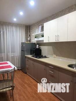 1-к квартира, посуточно, 39м2, 2/10 этаж
