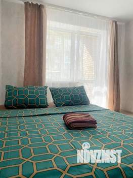 1-к квартира, посуточно, 35м2, 7/17 этаж