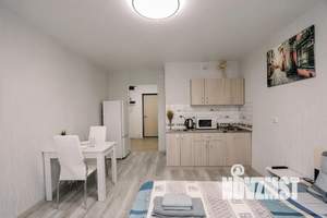 Студия квартира, посуточно, 28м2, 3/18 этаж