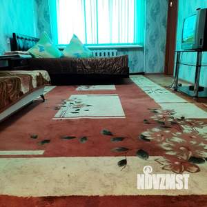3-к квартира, посуточно, 60м2, 1/10 этаж