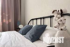 2-к квартира, посуточно, 38м2, 4/17 этаж