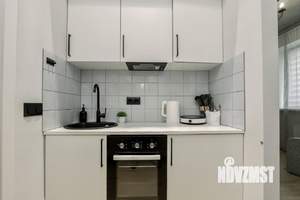 Студия квартира, посуточно, 35м2, 1/9 этаж