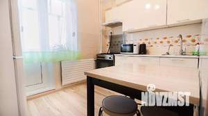 2-к квартира, посуточно, 50м2, 1/1 этаж