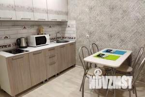 1-к квартира, посуточно, 38м2, 13/19 этаж