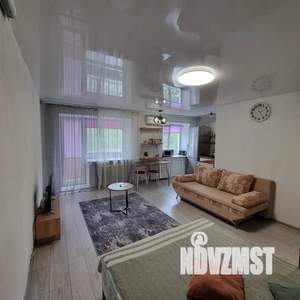 Студия квартира, посуточно, 33м2, 2/5 этаж