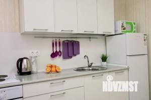 1-к квартира, посуточно, 37м2, 1/1 этаж