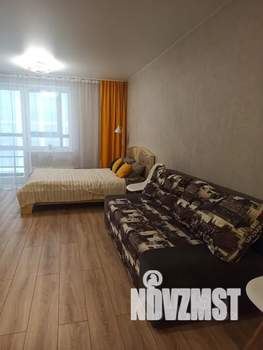 Студия квартира, посуточно, 38м2, 18/27 этаж