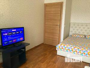 1-к квартира, посуточно, 33м2, 4/18 этаж