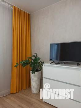 Студия квартира, посуточно, 38м2, 18/27 этаж