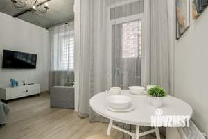 Студия квартира, посуточно, 35м2, 1/9 этаж