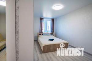 1-к квартира, посуточно, 38м2, 10/18 этаж