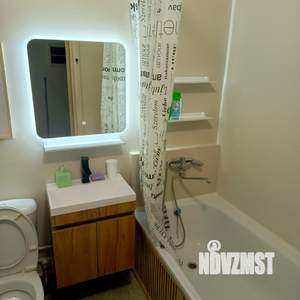 Студия квартира, посуточно, 28м2, 10/17 этаж