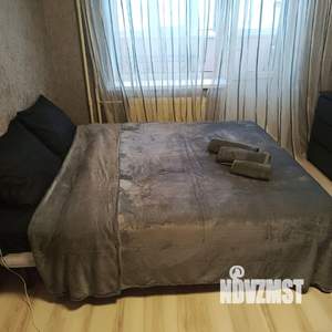 Студия квартира, посуточно, 28м2, 10/17 этаж