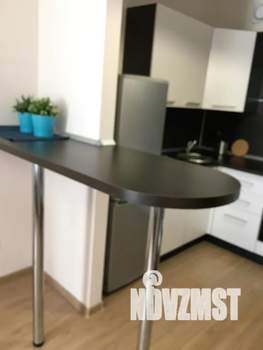 Студия квартира, посуточно, 32м2, 10/18 этаж