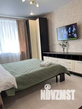 1-к квартира, посуточно, 35м2, 2/17 этаж