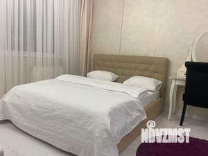 Студия квартира, посуточно, 32м2, 16/18 этаж