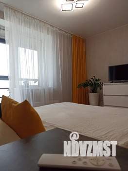 Студия квартира, посуточно, 38м2, 18/27 этаж