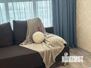 1-к квартира, посуточно, 38м2, 4/25 этаж