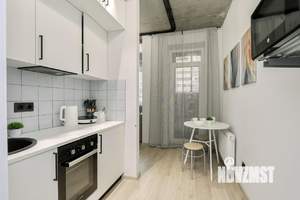 Студия квартира, посуточно, 35м2, 1/9 этаж