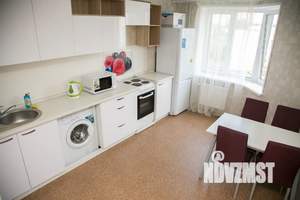 2-к квартира, посуточно, 60м2, 12/17 этаж